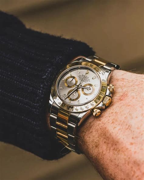 corona su vetro rolex|Il tuo orologio Rolex nasconde 3 messaggi segreti proprio sotto i .